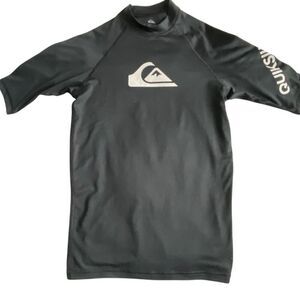 EUC Quiksilver Black White Short Sleeve Rash Guard Swim Top - Size Small